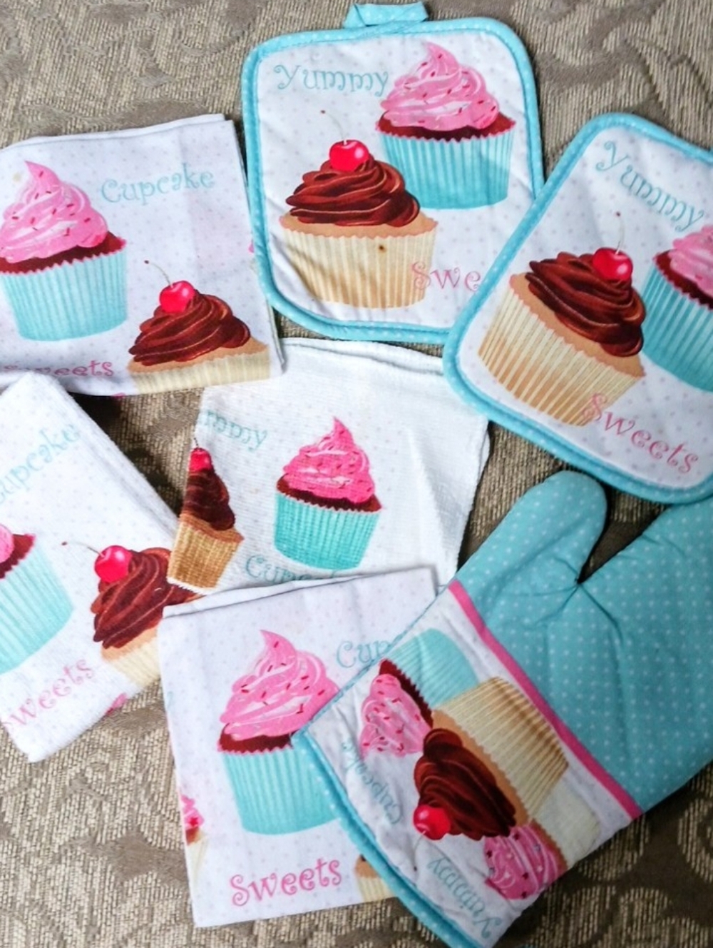Kitchen Cupcake Oven Mitt, Potholder & Dish Towel Set